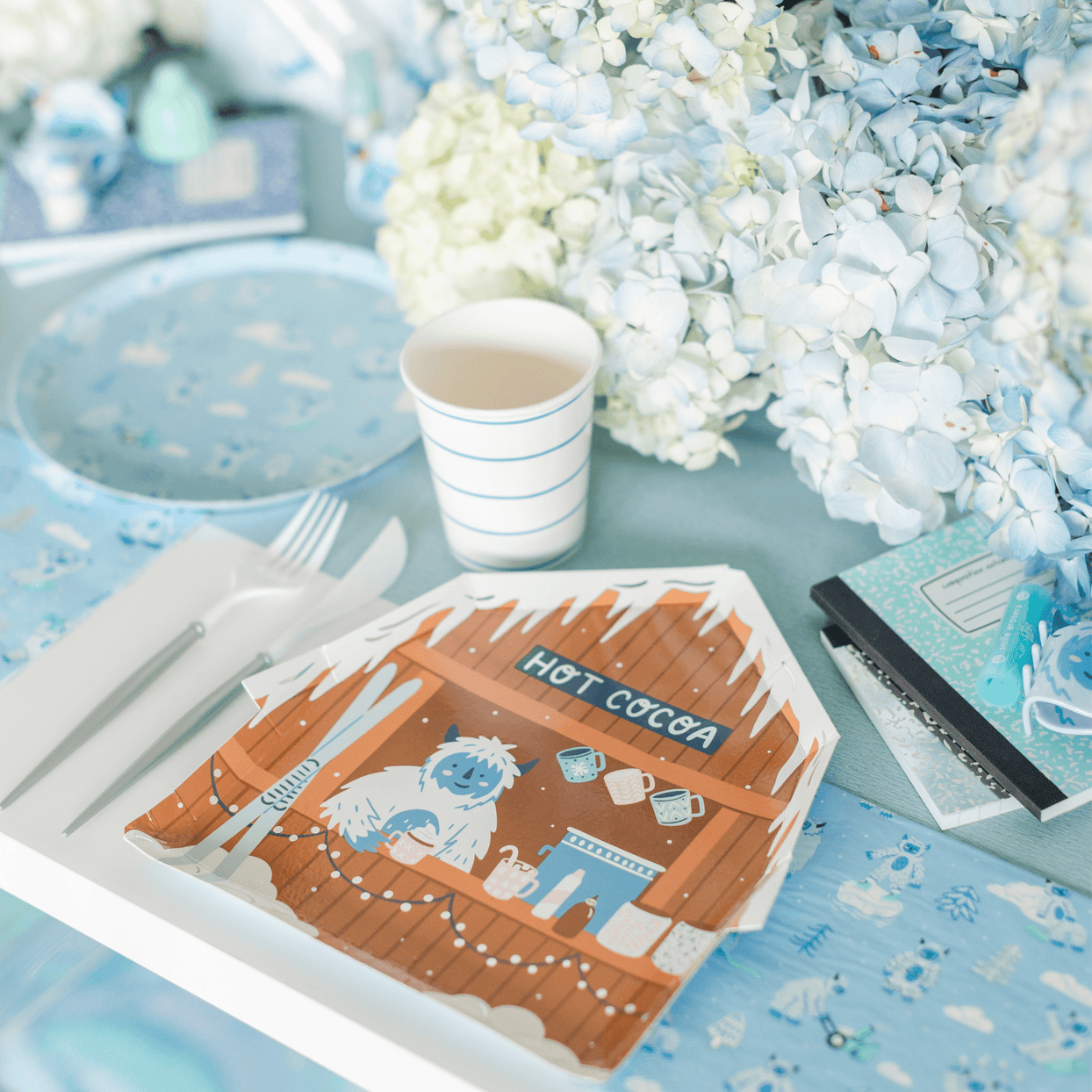 Yeti Hot Cocoa Large Plates, Daydream Society