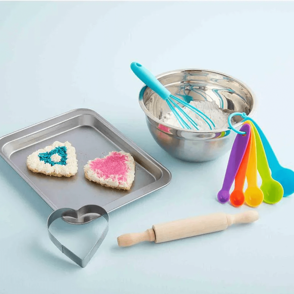 https://shopsweetlulu.com/cdn/shop/products/Shop-Sweet-Lulu-Kids-Cookie-Baking-Set-2_800x@2x.png?v=1679665338
